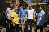 Pomoć za porodicu iz Gornje Vrežine u otklanjanju štete od požara