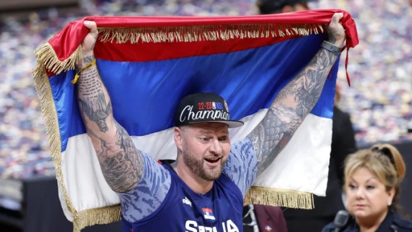 Brat Nikole Jokića pesnicom u glavu udario navijača VIDEO