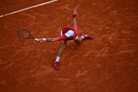 Novak u finalu Ženeve – borba za istorijsku 100. titulu