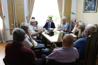 Gradonačelnik Pavlović i oštećeni radnici EI o rešenju višegodišnjeg problema