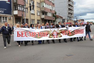 Maršem „Besmrtnog puka“ u Nišu obeležen Dan pobede nad fašizmom