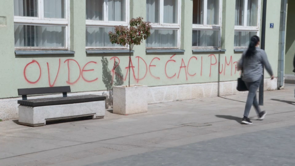Kad policija nema šta da radi: Istraga zbog grafita u Aleksincu, saslušano 11 ljudi