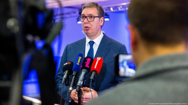 Zvučni top na studente u toku 15 minuta ćutnje? VIDEO