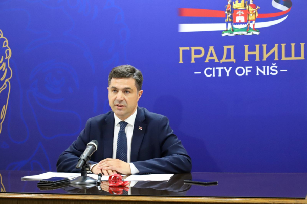Gradonačelnik Pavlović posetio Vojnu bolnicu u Nišu